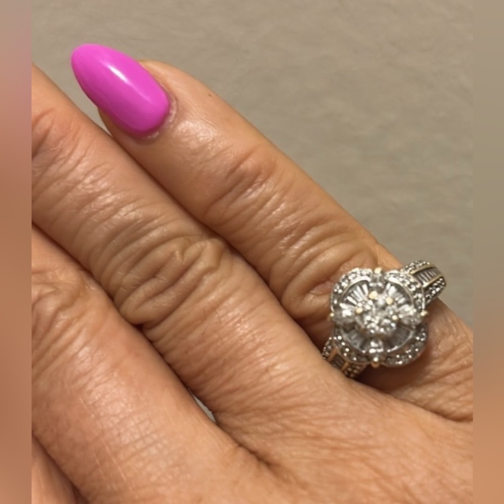 Elegant Diamond Statement Ring - Picture 13 of 16